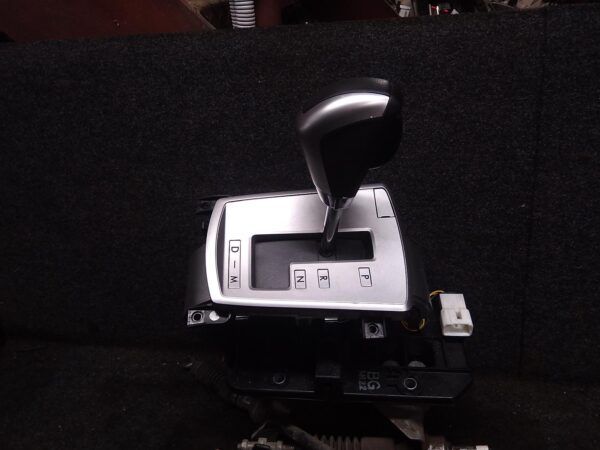 2014 SUBARU LIBERTY GEAR STICK/SHIFTER