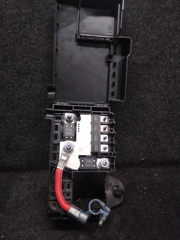 2013 HOLDEN CRUZE FUSE BOX