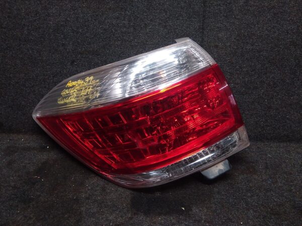 2013 TOYOTA KLUGER LEFT TAILLIGHT