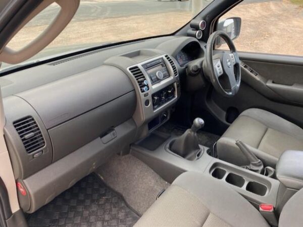 2010 NISSAN NAVARA SEATBELT/STALK