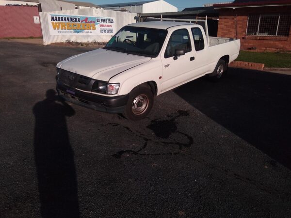 2002 TOYOTA HILUX AXLE