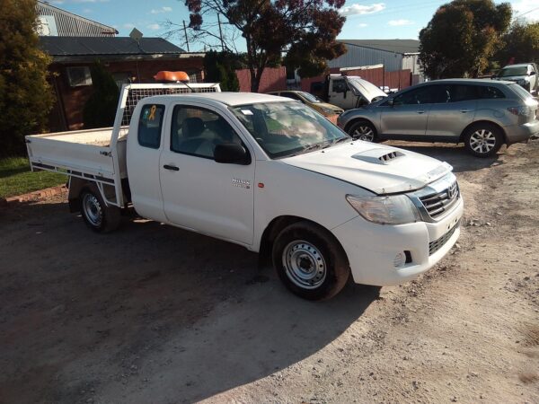 2013 TOYOTA HILUX MISC SWITCH/RELAY