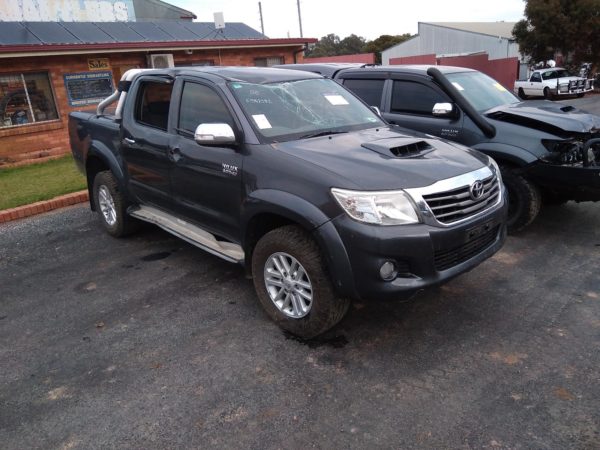 2012 TOYOTA HILUX FRONT SEAT