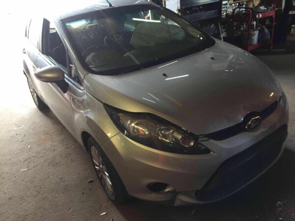 2012 FORD FIESTA LEFT FRONT DOOR