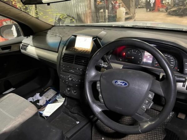 2009 FORD FALCON SEATBELT/STALK