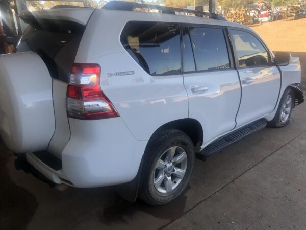 2017 TOYOTA PRADO ROOF RAIL