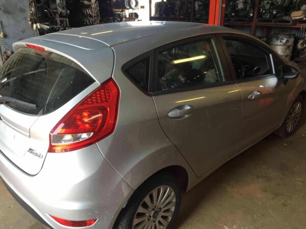 2012 FORD FIESTA LEFT FRONT DOOR