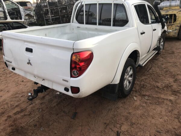 2015 MITSUBISHI TRITON ECU