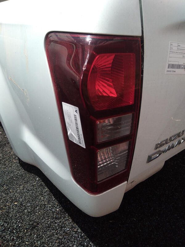 2020 ISUZU DMAX LEFT TAILLIGHT