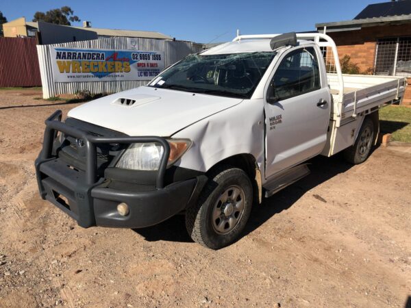 2006 TOYOTA HILUX RIGHT FRONT UPPER CONTROL ARM