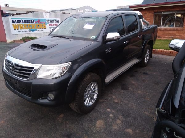 2012 TOYOTA HILUX OVERFLOW BOTTLE