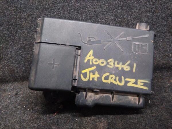 2013 HOLDEN CRUZE FUSE BOX