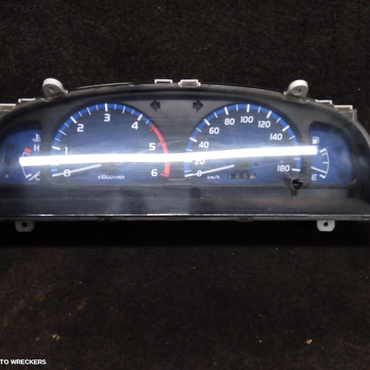 2002 TOYOTA HILUX Instrument Cluster