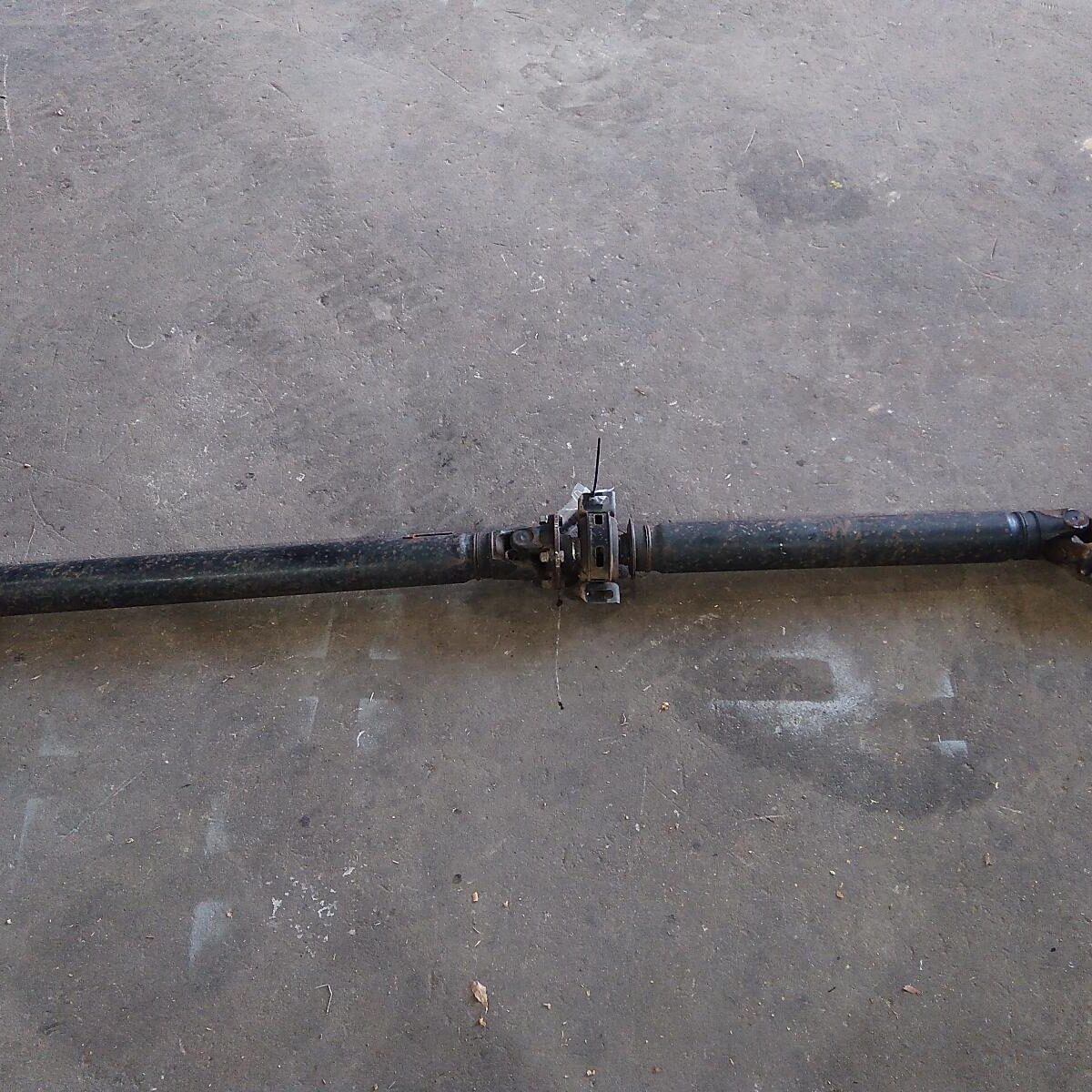 2011 TOYOTA HILUX REAR DRIVE SHAFT
