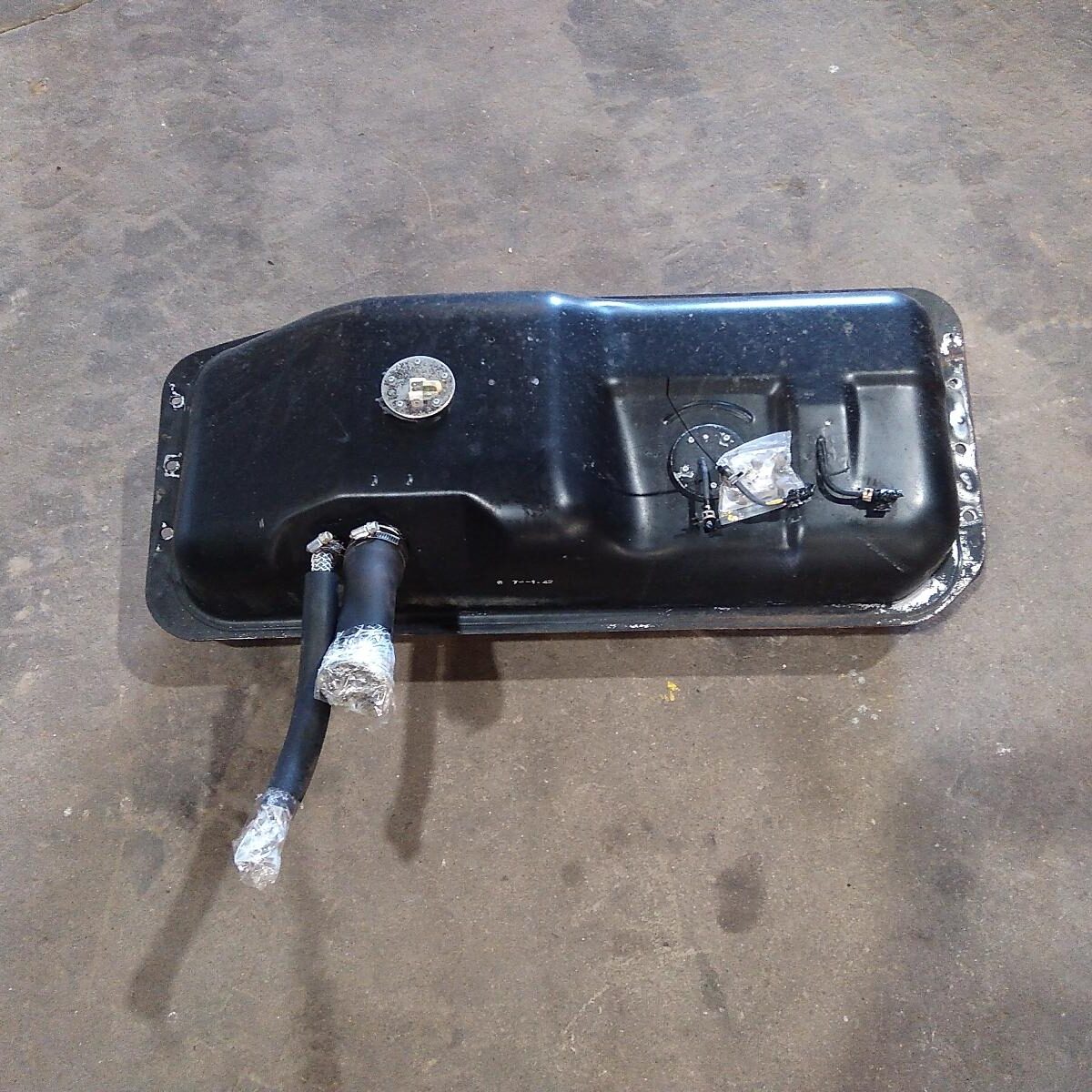 1996 TOYOTA HILUX Fuel Tank