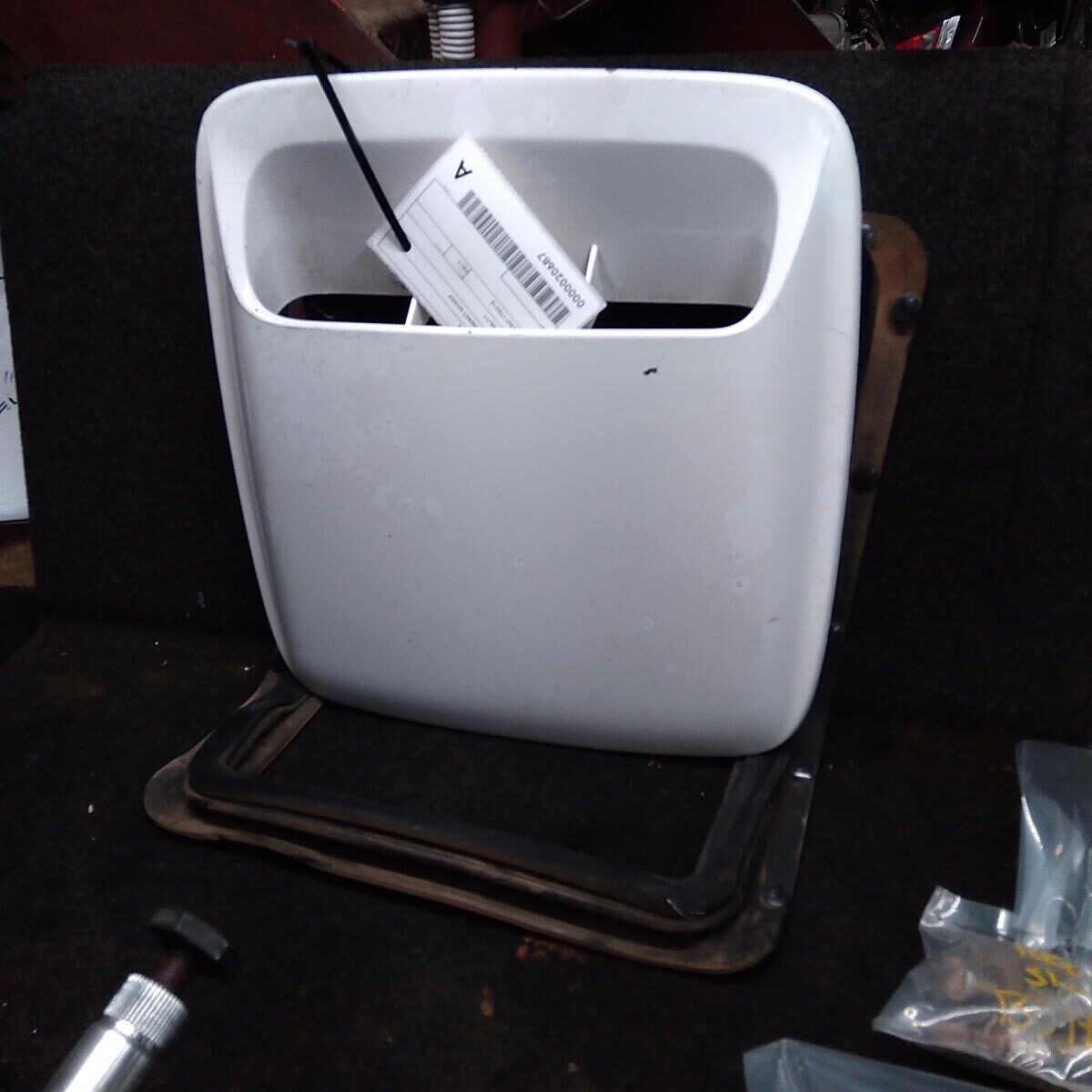 2011 TOYOTA HILUX BONNET SCOOP