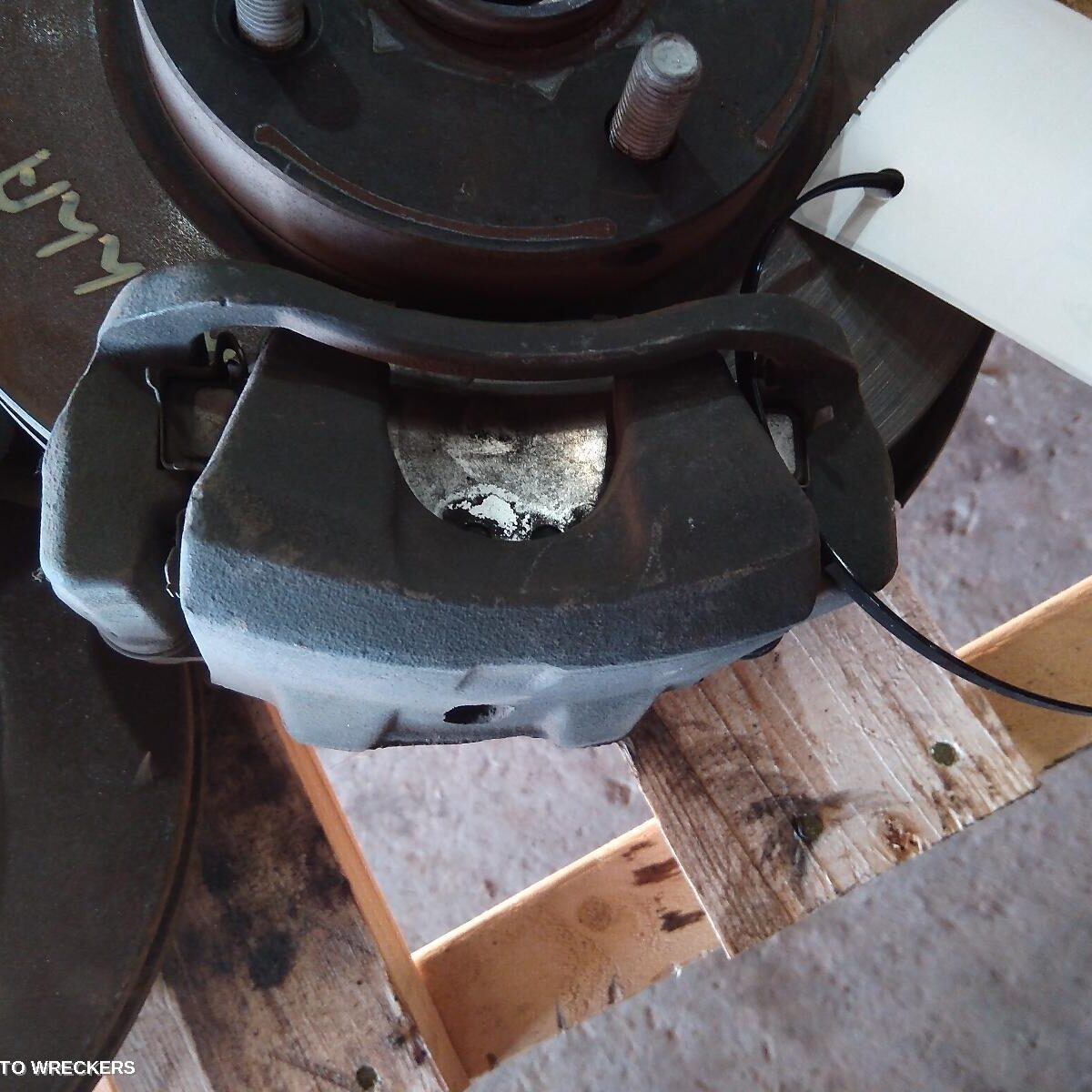 2004 TOYOTA COROLLA Caliper