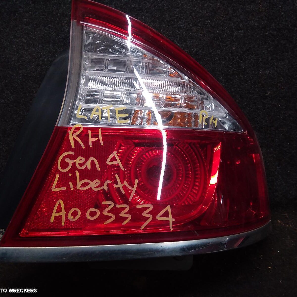 2009 SUBARU LIBERTY Right Taillight