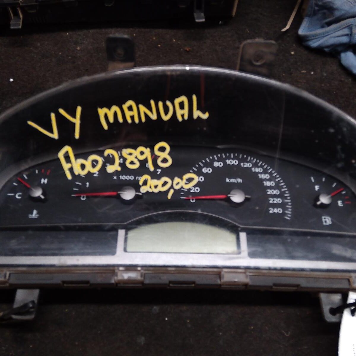 2003 HOLDEN COMMODORE INSTRUMENT CLUSTER