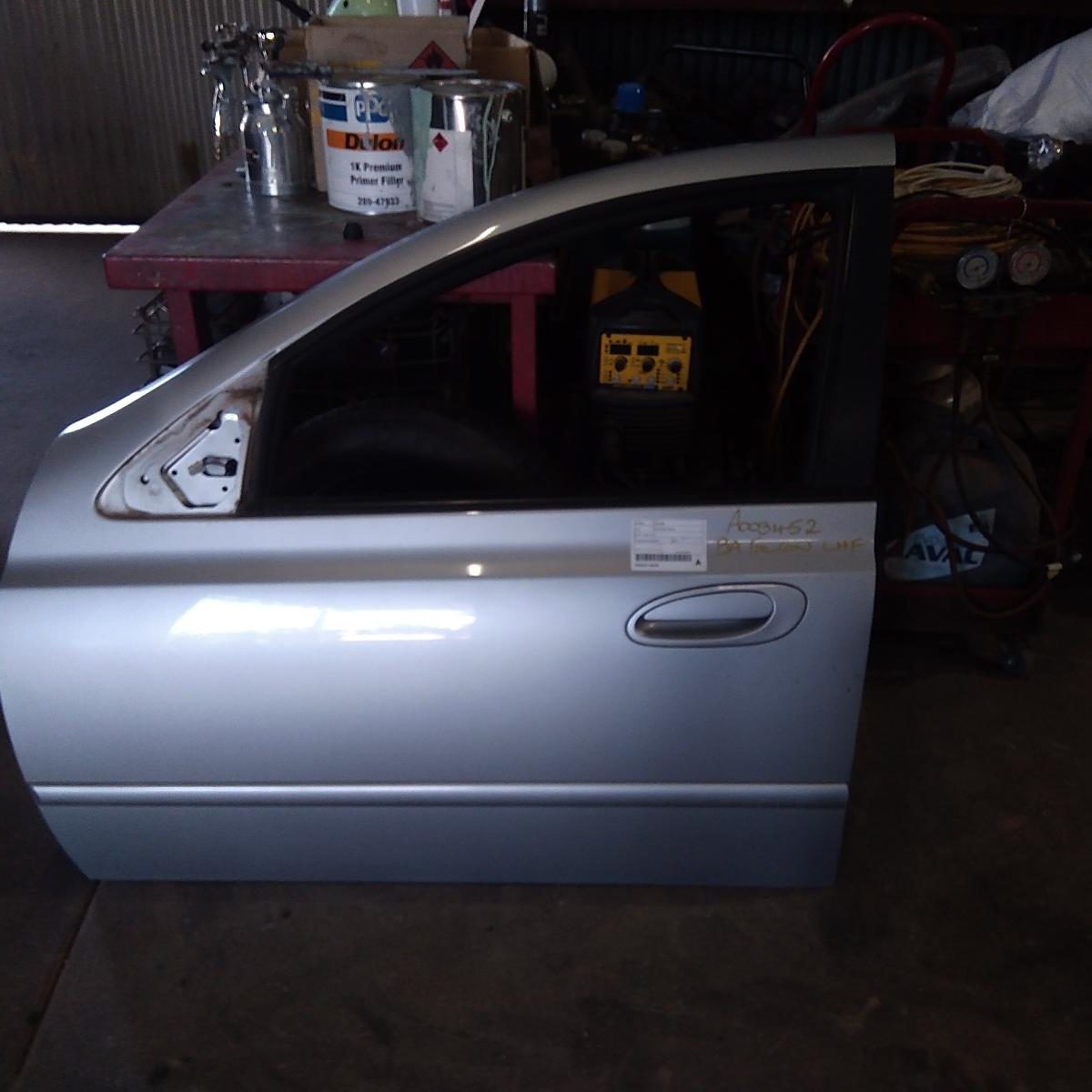 2003 FORD FALCON LEFT FRONT DOOR