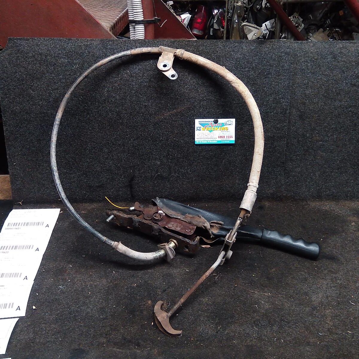 2000 HOLDEN COMMODORE HANDBRAKE LEVER