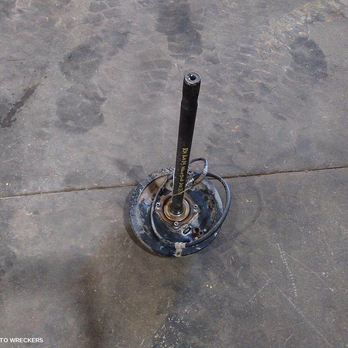 1996 TOYOTA HILUX Axle