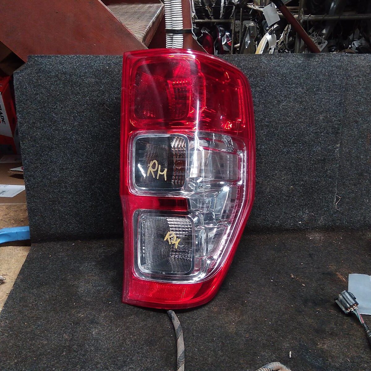 2014 FORD RANGER RIGHT TAILLIGHT