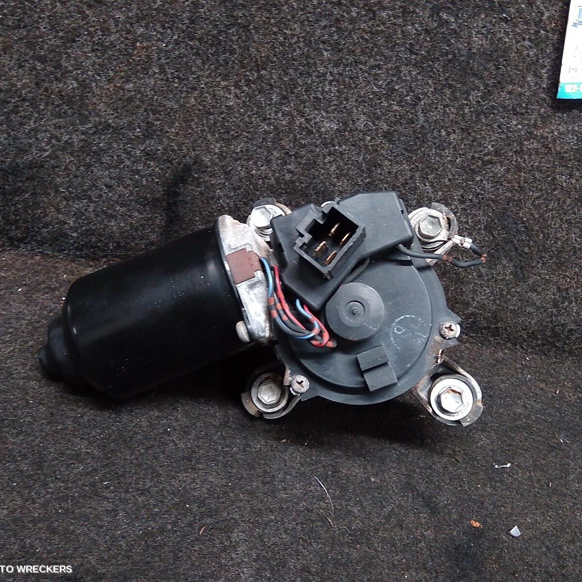 1996 TOYOTA HILUX Wiper Motor