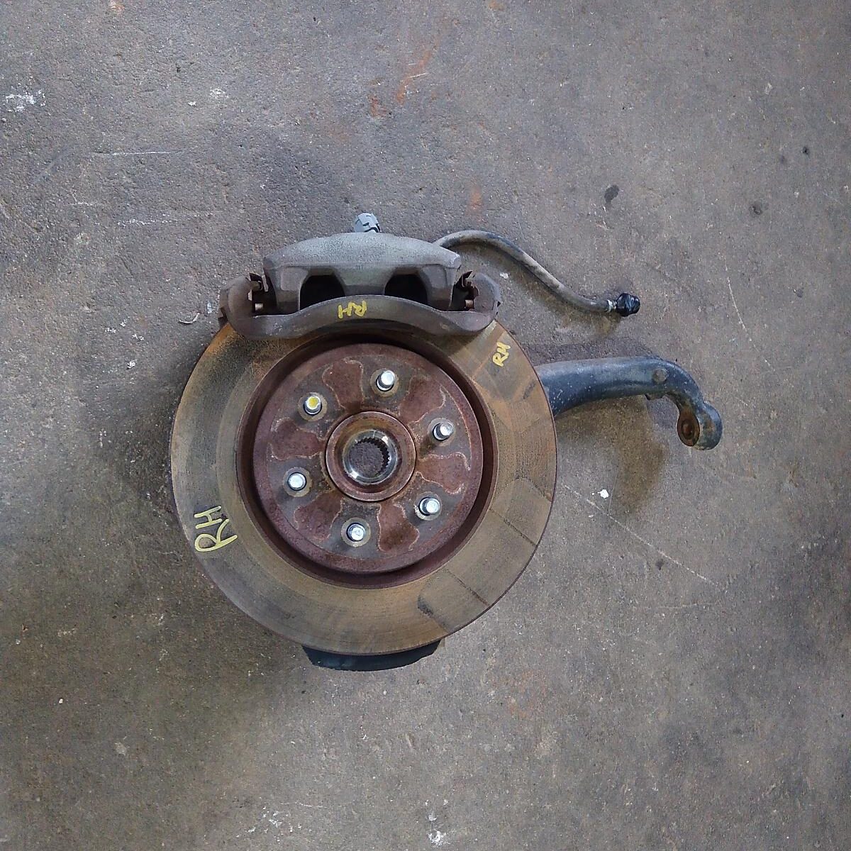 2007 NISSAN NAVARA RIGHT FRONT HUB ASSEMBLY