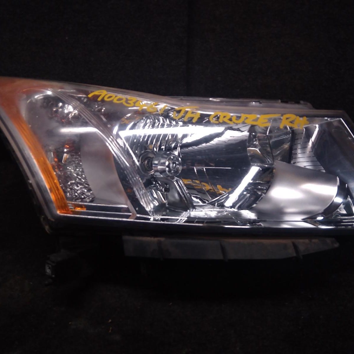 2013 HOLDEN CRUZE RIGHT HEADLAMP