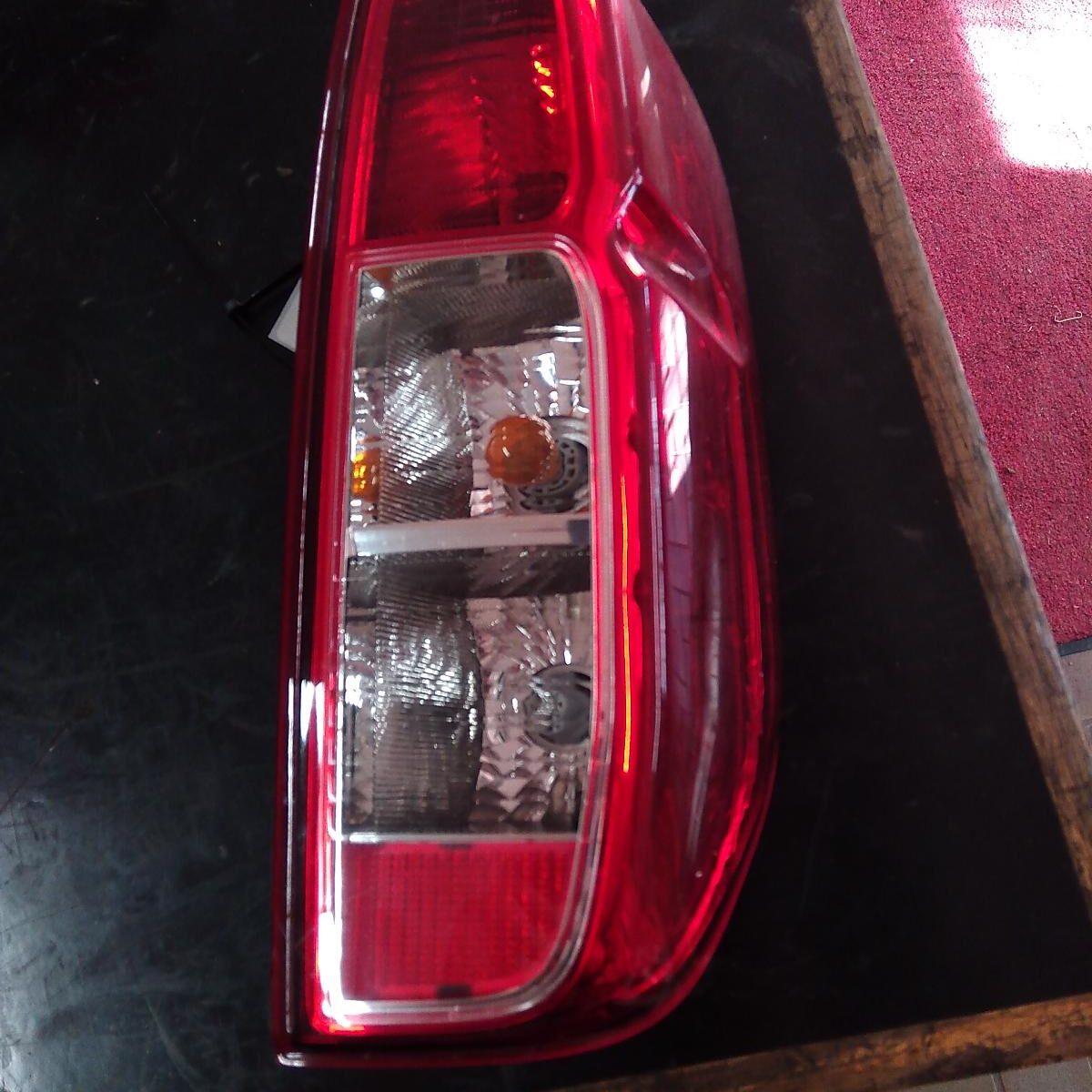 2010 NISSAN NAVARA RIGHT TAILLIGHT