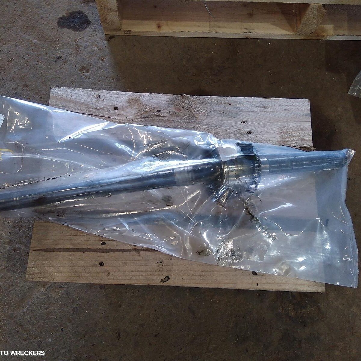 1999 TOYOTA LANDCRUISER Right Driveshaft