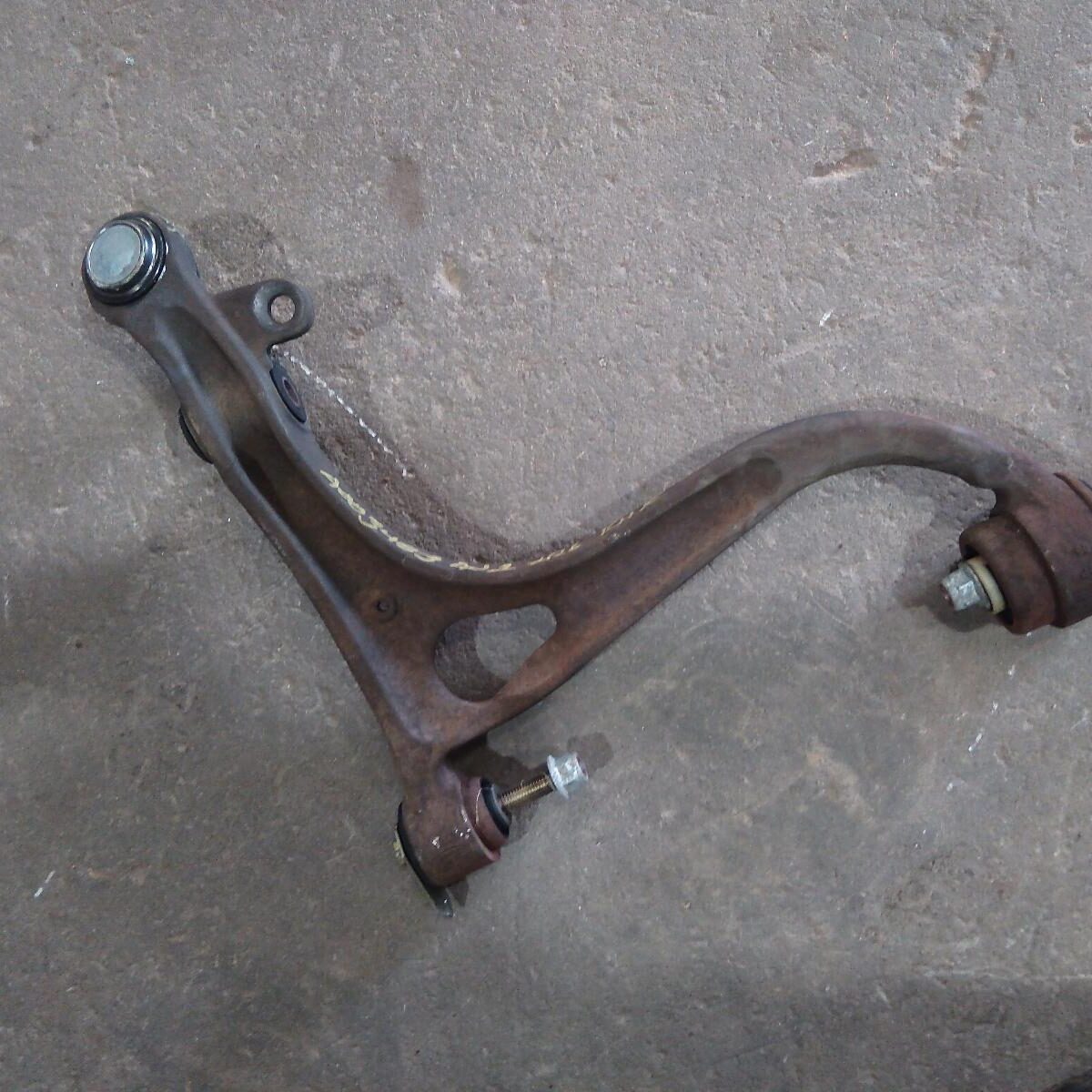 1998 FORD FALCON RIGHT FRONT LOWER CONTROL ARM