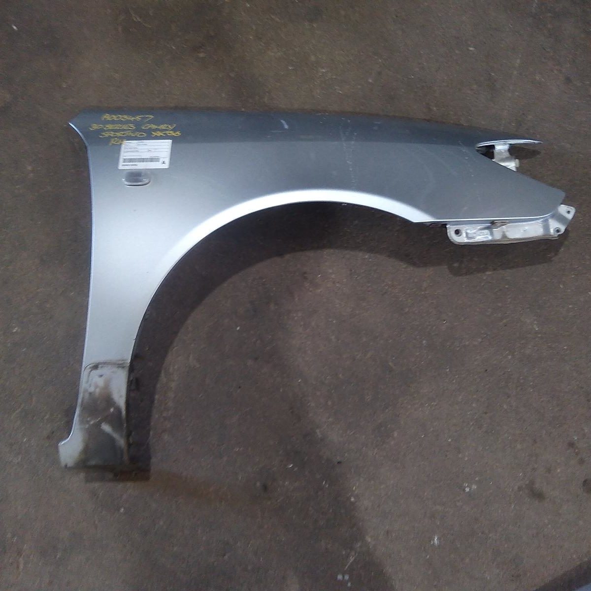 2006 TOYOTA CAMRY RIGHT GUARD