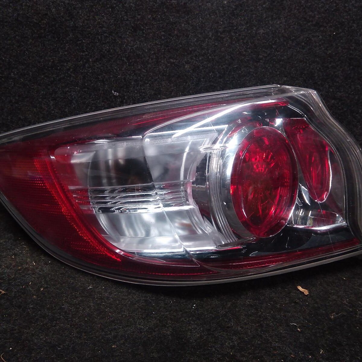 2012 MAZDA 3 LEFT TAILLIGHT