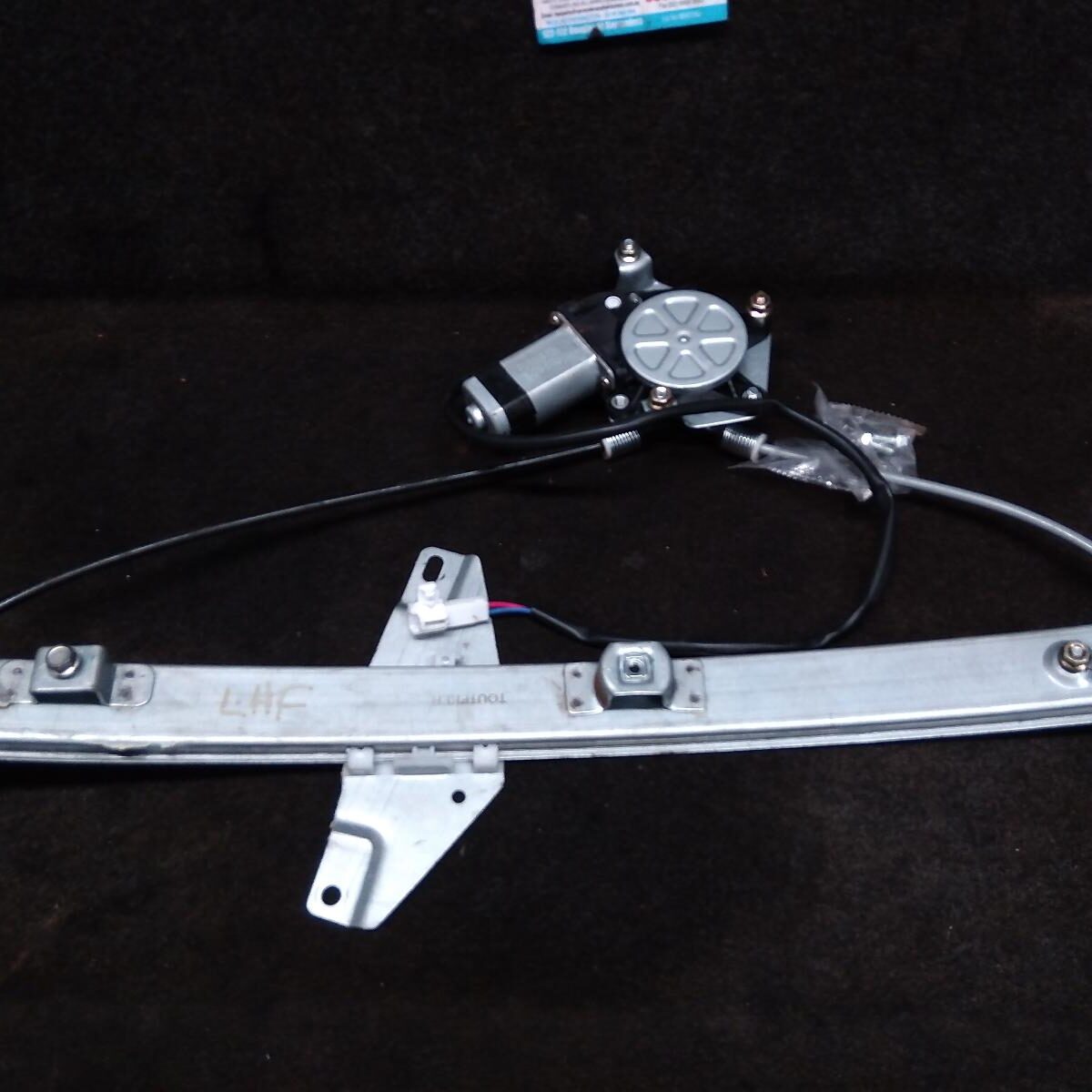 2003 TOYOTA AVALON LEFT FRONT WINDOW REG/MOTOR