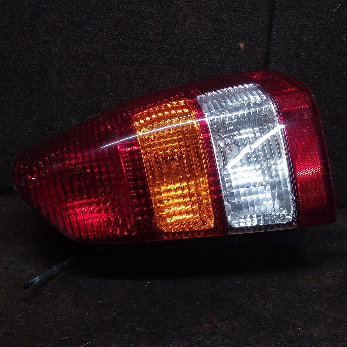 2002 MAZDA TRIBUTE RIGHT TAILLIGHT