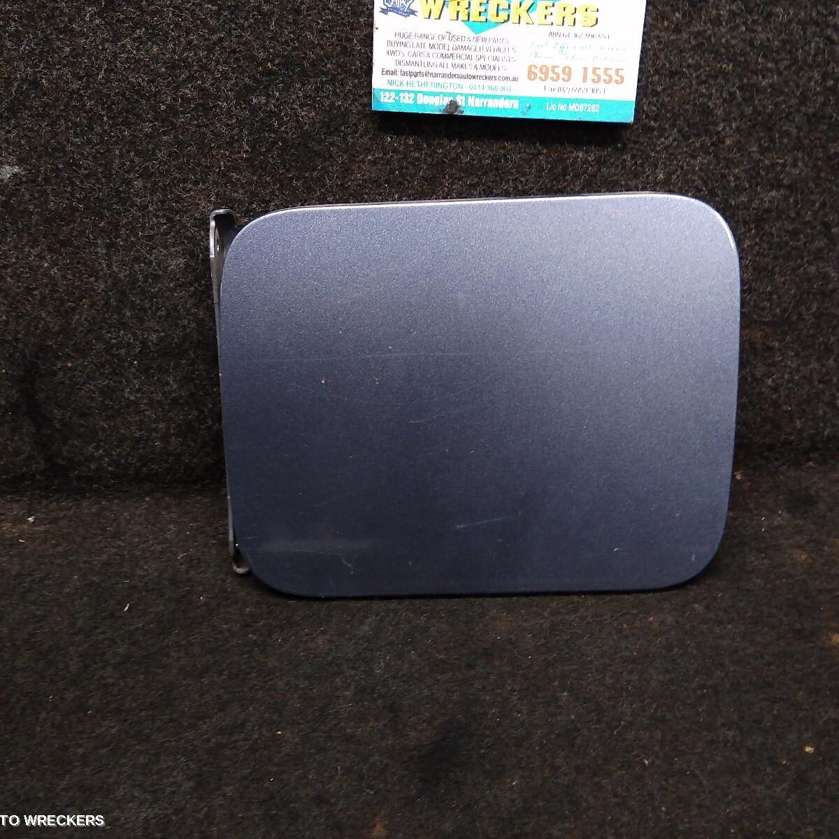 2004 NISSAN PULSAR Fuel Door / Filler