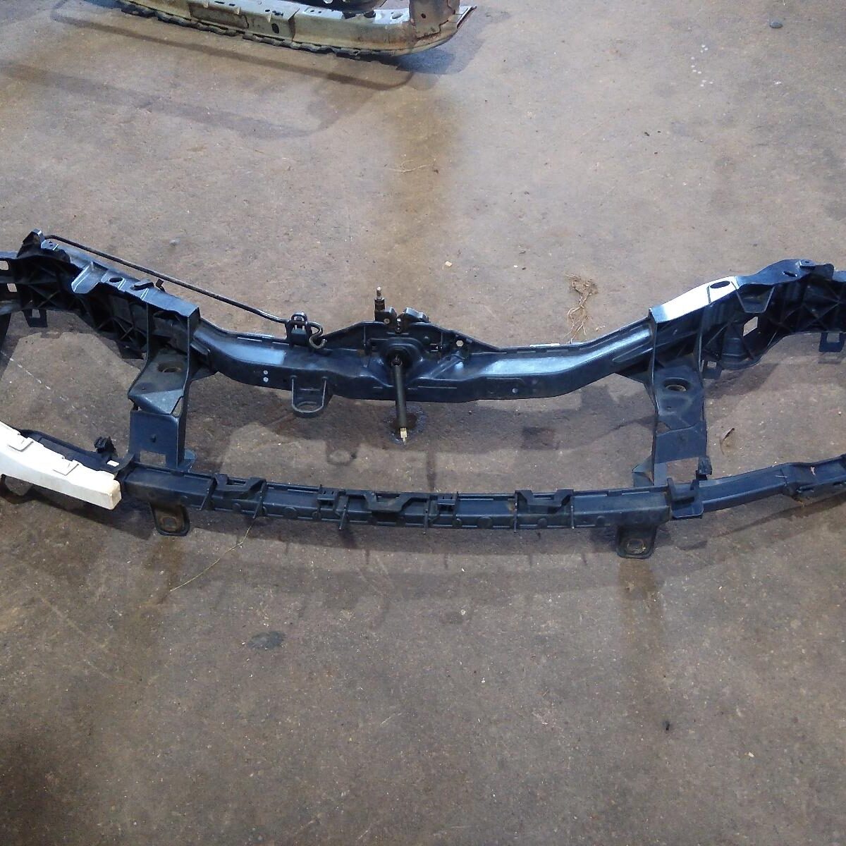 2007 FORD FOCUS RADIATOR SUPPORT