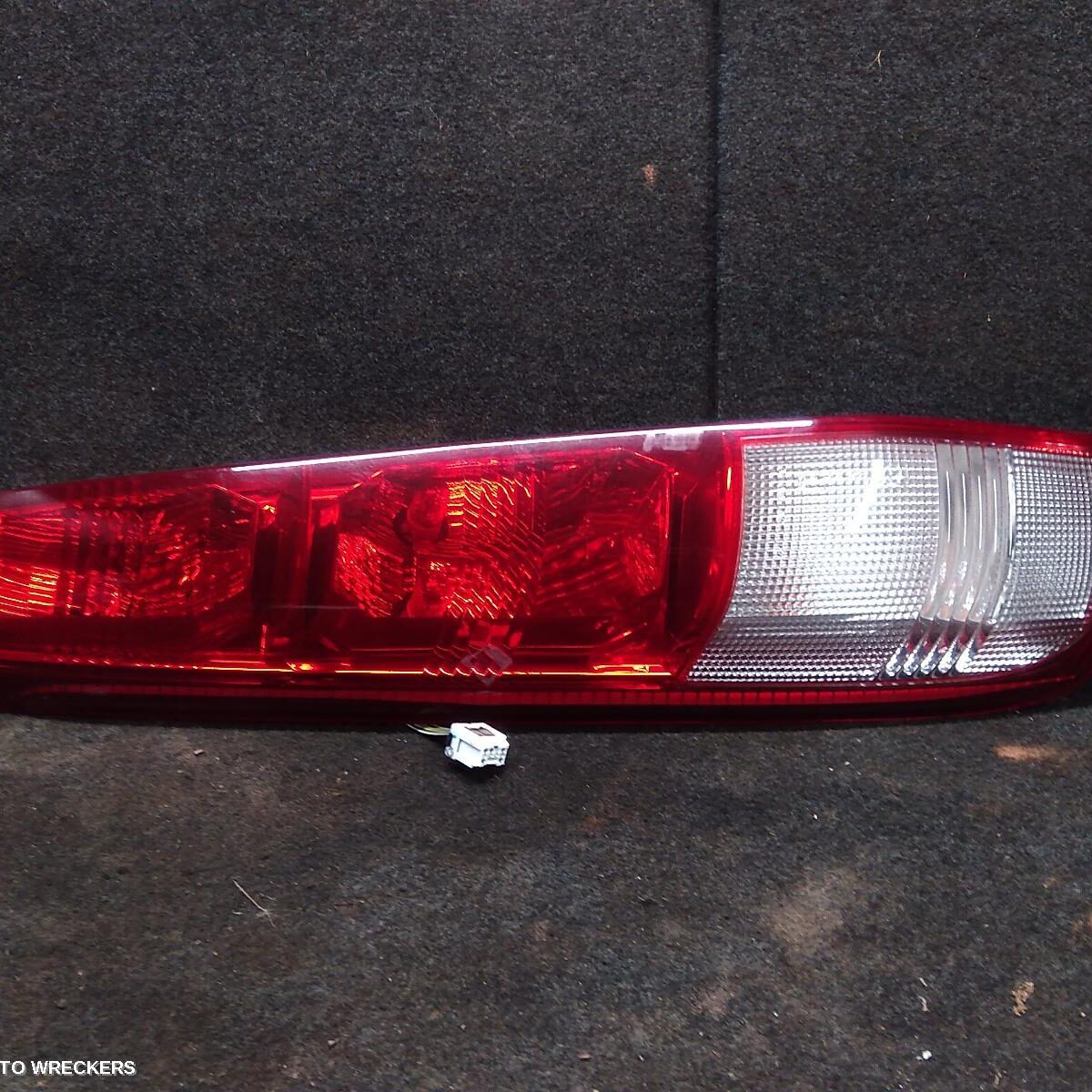 2001 NISSAN XTRAIL Left Taillight