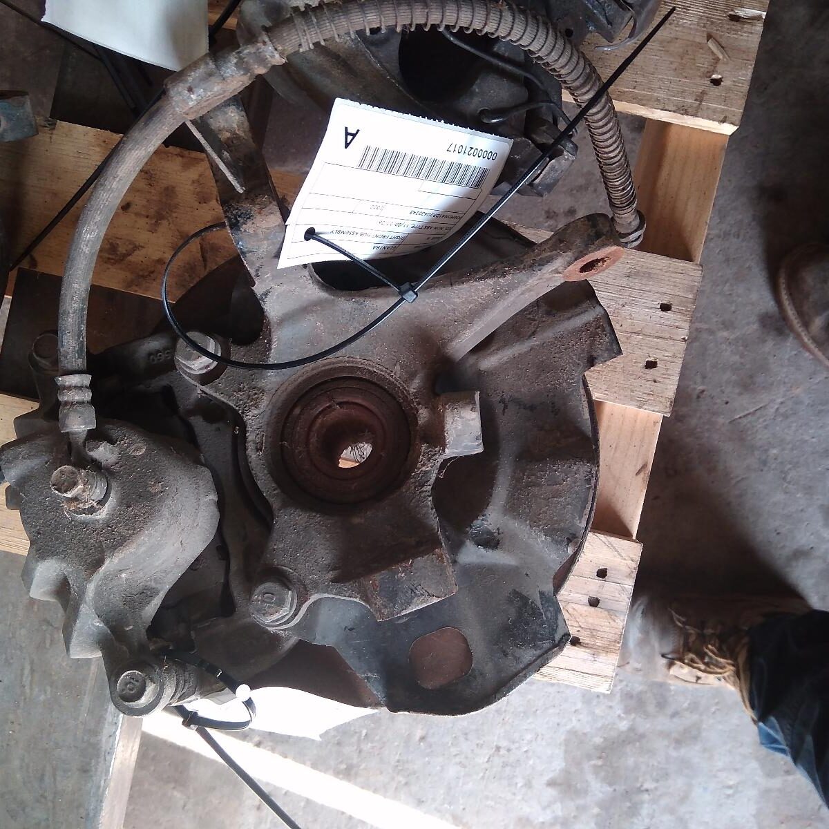 2002 HYUNDAI ELANTRA RIGHT FRONT HUB ASSEMBLY