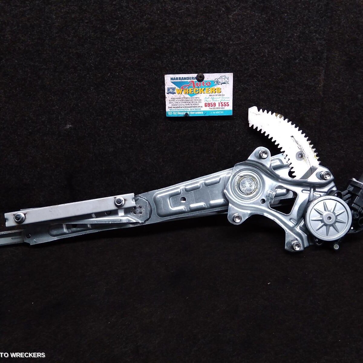 2018 MITSUBISHI TRITON Left Front Window Reg/Motor