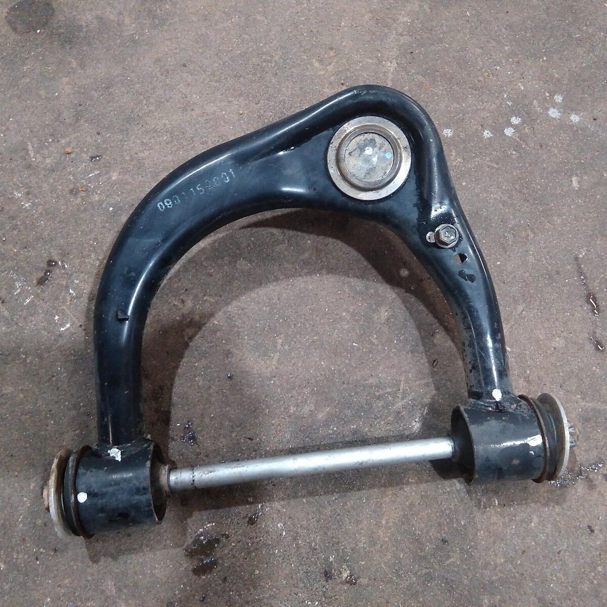 2015 TOYOTA HILUX RIGHT FRONT UPPER CONTROL ARM