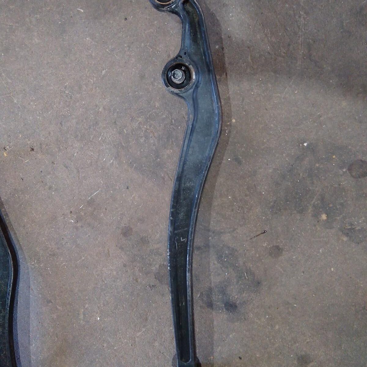 2018 TOYOTA LANDCRUISER Right Front Lower Control Arm