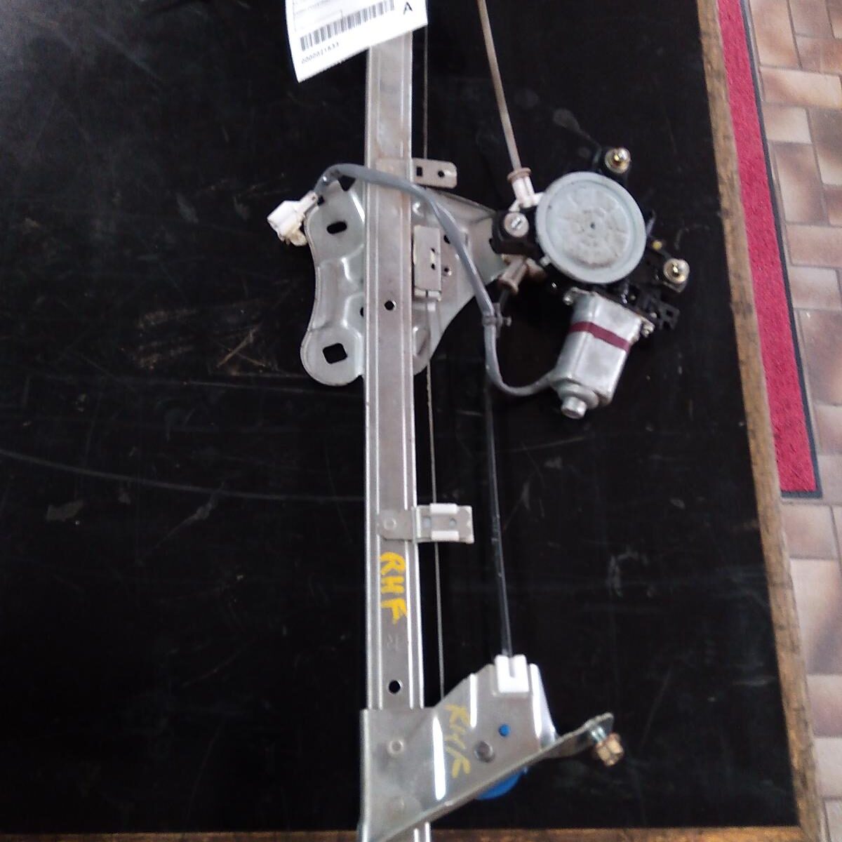 2003 MITSUBISHI VERADA RIGHT FRONT WINDOW REG/MOTOR