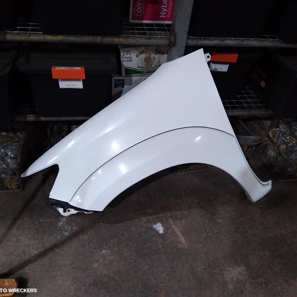 2012 TOYOTA HILUX Left Guard