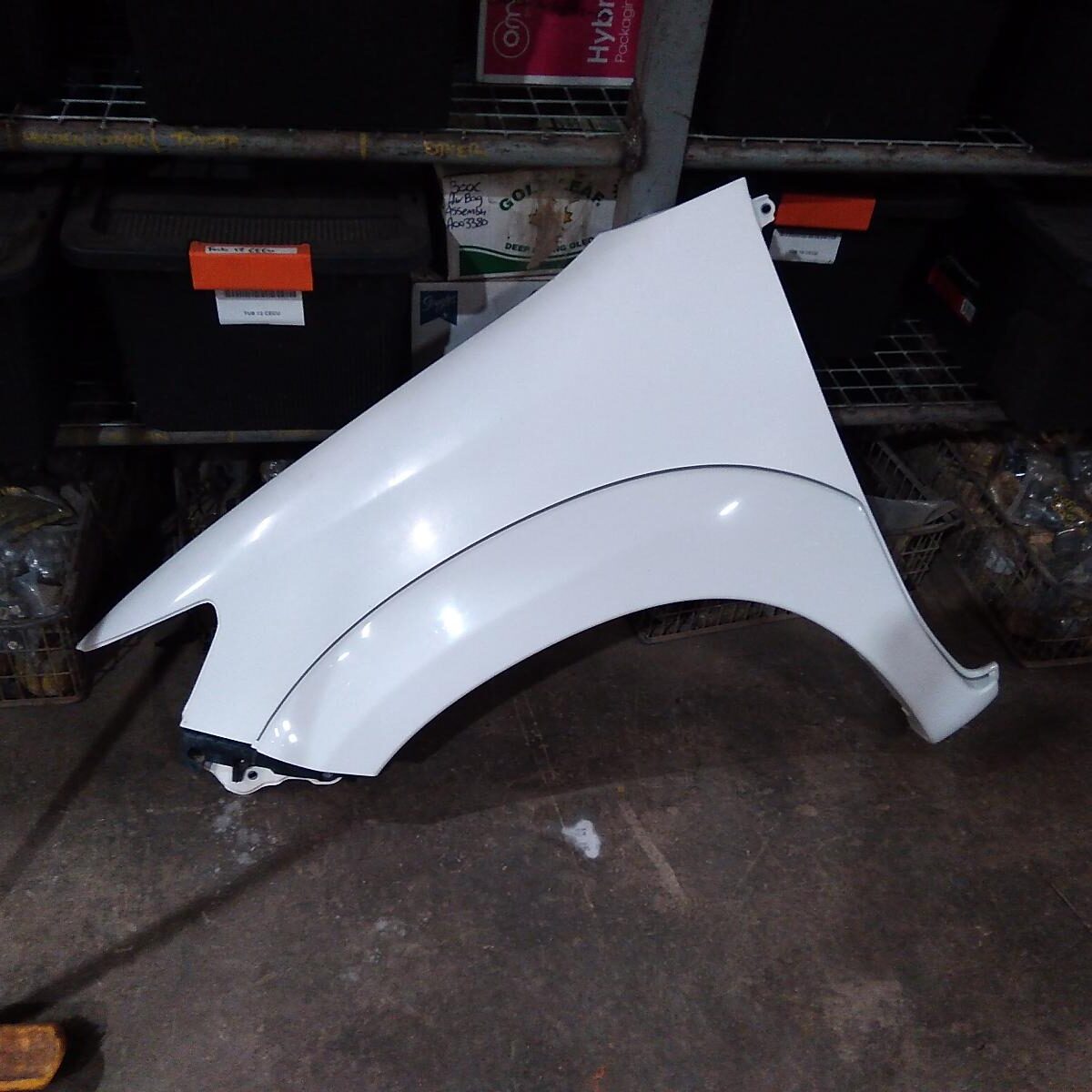 2012 TOYOTA HILUX Left Guard