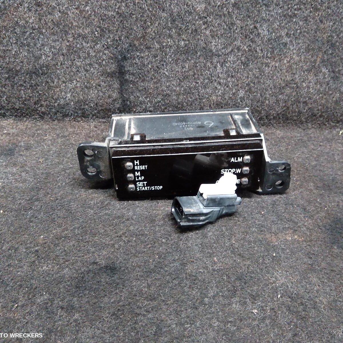 2018 TOYOTA LANDCRUISER Clock