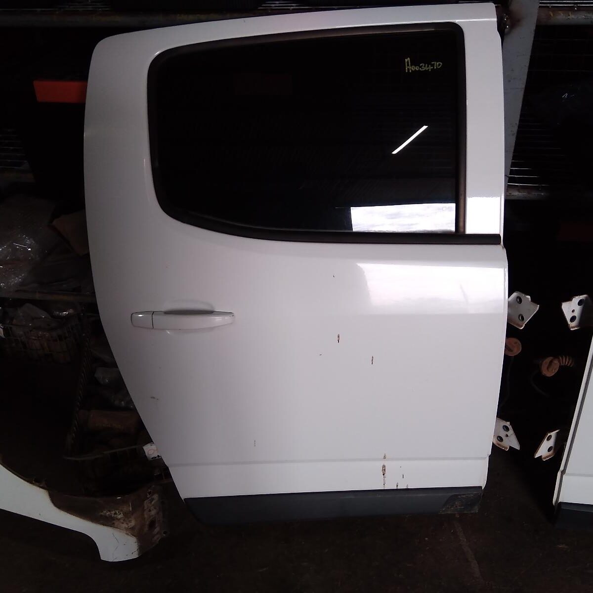 2015 HOLDEN COLORADO RIGHT REAR DOOR SLIDING