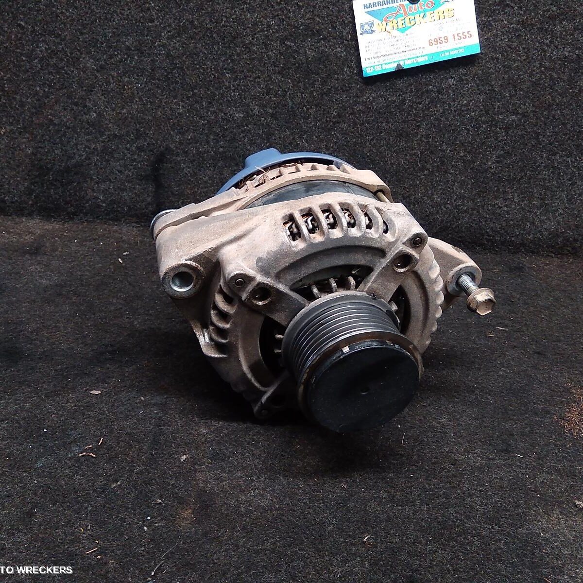 2009 TOYOTA HILUX Alternator